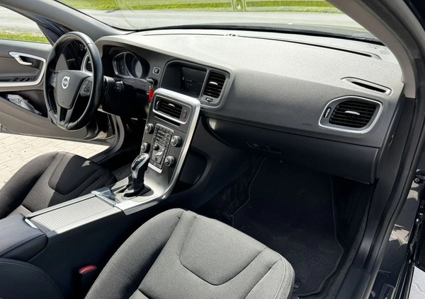 Volvo V60 cena 39999 przebieg: 235000, rok produkcji 2015 z Pajęczno małe 436